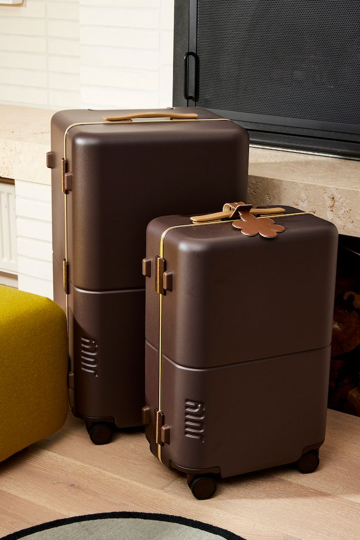 Sets-trunk.jpg